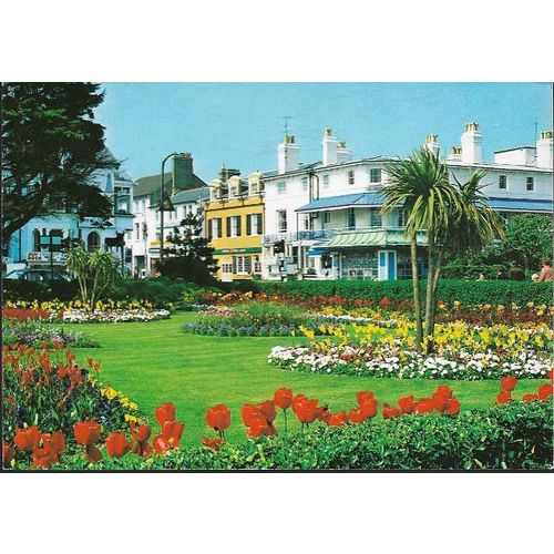Clacton-on-Sea, Essex Remembrance Gardens & Pier Avenue - Constance postcard