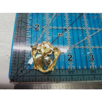 Vintage IH 12K Gold filled 1/20 womans Brooch