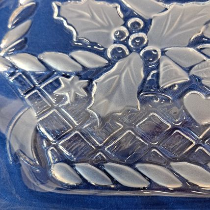 Mikasa POINSETTIA BASKET Open Candy DISH Christmas Plate Frosted Nut Bowl Sweet