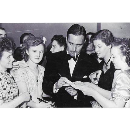 Postcard England Middlesex Cricket Denis Compton 1949 Cricketer - Nostalgia