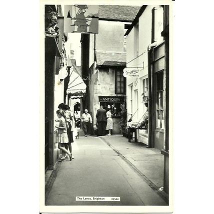 Sussex BRIGHTON The Lanes Postcard (25344)