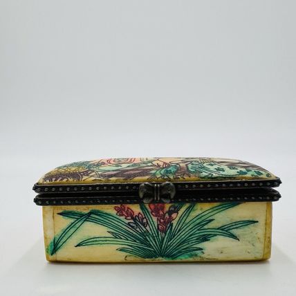 Antique Japanese Hand Carved Trinket Box Geishas Portrait Painted Miniature 3in