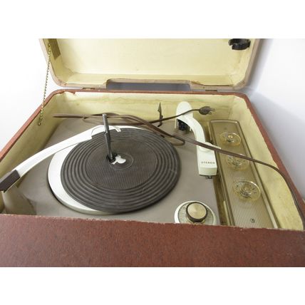 Antique RCA Victor SHP-13 Dual Amplifier Stero-Orthoponic Vinyl Record Player