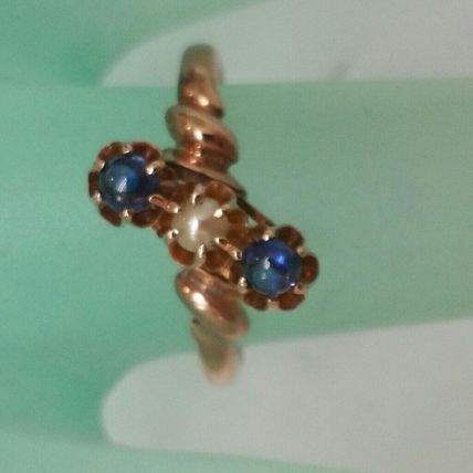Victorian 12k gold genuine sapphire & pearl ring