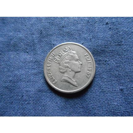 1987 FIJI 20 CENTS COIN.