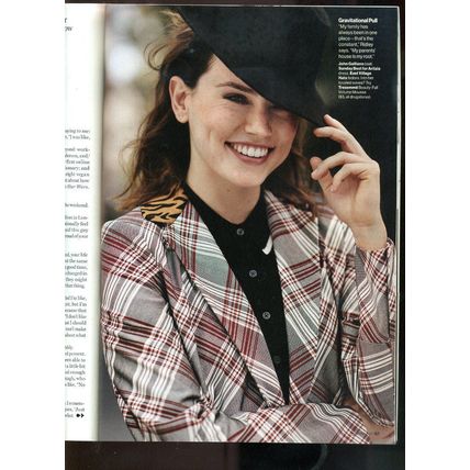 Glamour Magazine DAISY RIDLEY "The Force is Strong With Her" KILLER FASHION EXC.