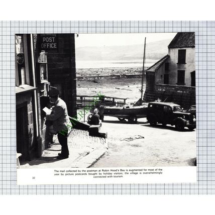 9234) Robin Hood's Bay North Yorkshire - 1980s Cutting / Print