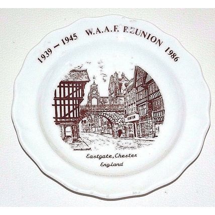 WWII VETERANS W.A.A.F. 1939-1945 12 cm plate 1986 Vintage
