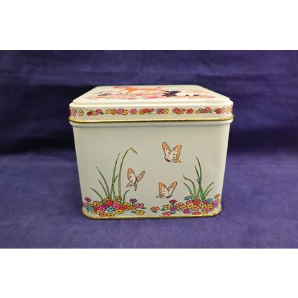 Vintage Hallmark 1977 Walt Disney Bambi 4.5x4.5 Collectible Tin