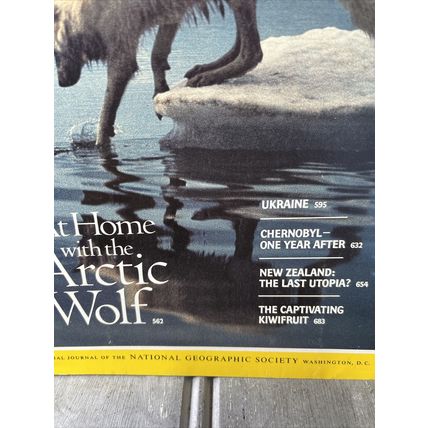 National Geographic Magazine May 1987 Artic Wolf Vintage Collectable g