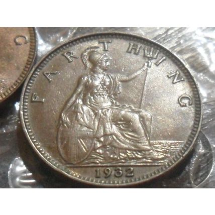 2 x 1932 George V farthing.