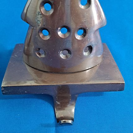 Lot 2 Metal Christmas TREE STOCKING HANGERS Mantel Sitter Holder Metal
