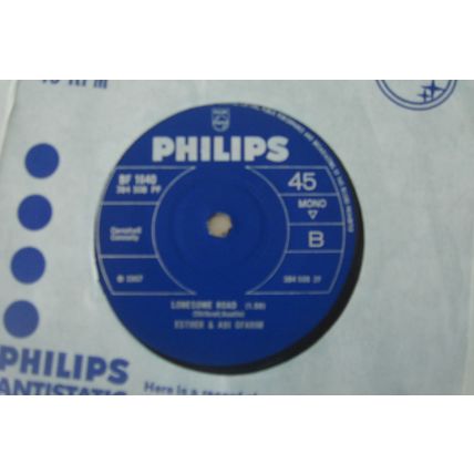 A1-ESTHER & ABI OFARIM- CINDERELLA ROCKEFELLA–UK 7" SINGLE-1968-NM-EUROVISION