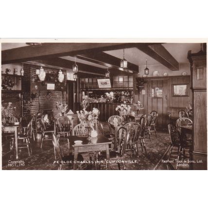 ED221 CLIFTONVILLE - YE OLDE CHARLES INN INTERIOR . PRINTED TUCK POSTCARD