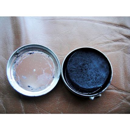 Gentlemans Butler? Black Military Beeswax Boot & Shoe Polish