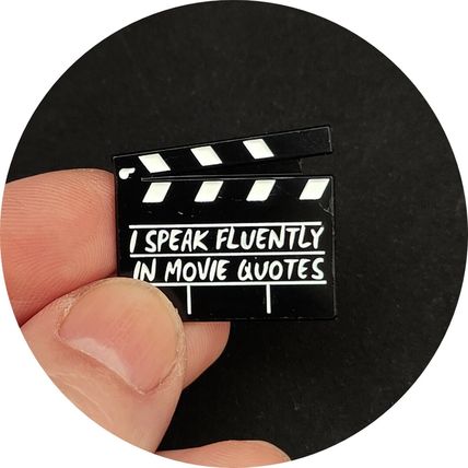 Enamelled Pin Badge Movie Clapper Metal Gift Badges 2.4 x 2.7cm Collectable BA86