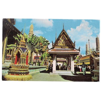 TEMPLE of EMERALD BUDDHA, BANGKOK, THAILAND. unused vintage postcard =