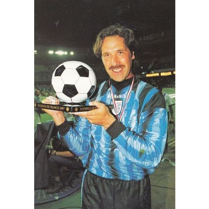 David Seaman With Tour De France 1997 Trophy Football Photo