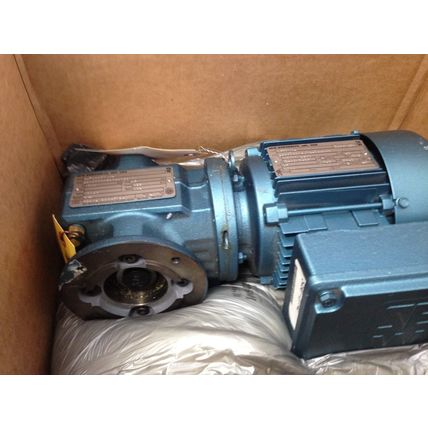 new SEW-EURODRIVE SAF37DT71D4 AC GEARMOTOR,19.89:1 RATIO,DFT71D4,K19,EY