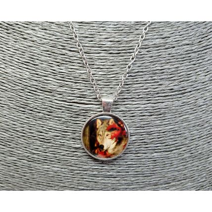 Striking Wolf Autumn Leaves Glass Cabochon Pendant Silver Necklace Gift