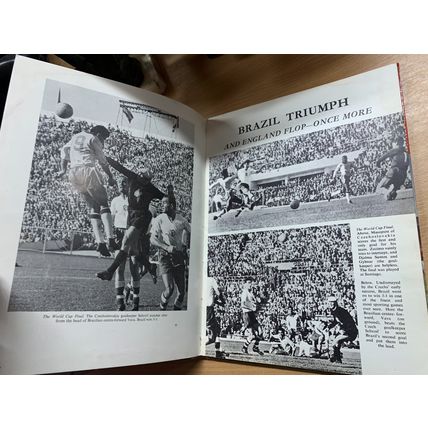 1960s VINTAGE "THE WORLD BOOK OF FOOTBALL CHAMPIONS" SOCCER ANNUAL HB BOOK (P3)