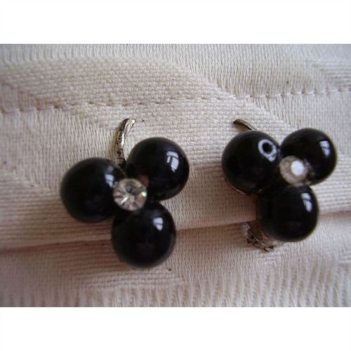 Vintage Retro Clover Leaf French Jet Clip on Black Berry 1930's Retro Earrings