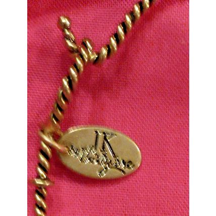 JK Thirty One Adore Twisted Bracelet Gold Tone W/Bracelet Pouch Valentine's Day