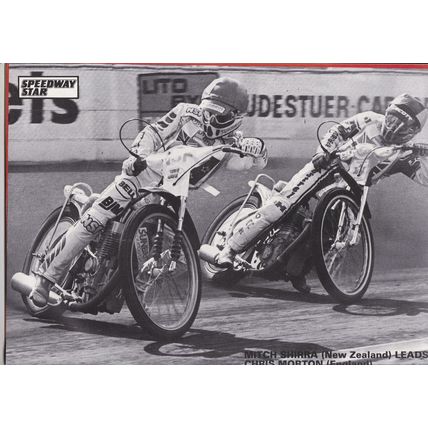 Speedway Star magazine : September 26, 1987. Swindon team photo & focus.