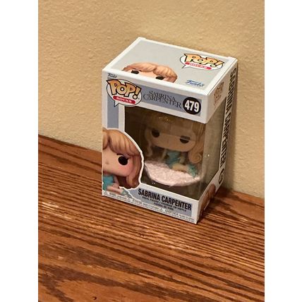 Funko Pop! Rocks - Sabrina Carpenter #479 Vinyl Figure (Box & Protector)