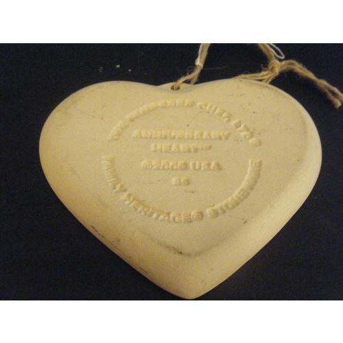 The Pampered Chef Family Heritage Stoneware 2000 Anniversary Heart Cookie Mold