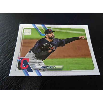 2021 Topps Card # 273 Oliver Perez Near Mint (7) Cleveland Indians