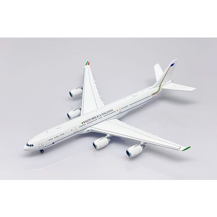 A340-500 ITALIAN AIR FORCE REG: I-TALY WITH ANTENNA - JCWINGS LH4306 1/400