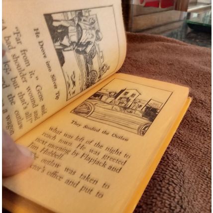 Big Little Book Gene Autry And The Bandits Of Silver Tip By Gene Autry 1949