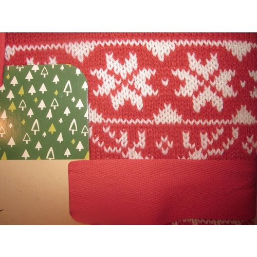Hallmark Knit Cozy Throw Blanket 48 x 60 Red Gray 100% Acrylic