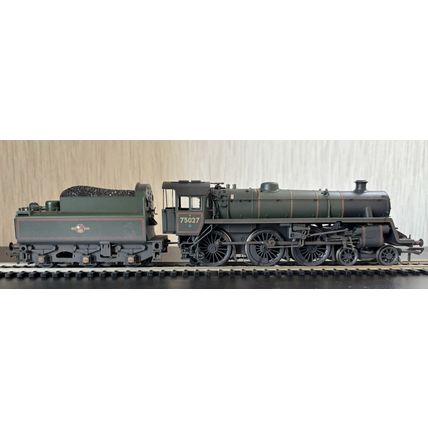 Bachmann 31-115 Std Class 4MT BR2 Tender BR Lined Green Weathered DCC Fitted VGC