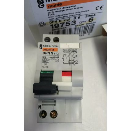 NEW MERLIN GERIN MULTI 9 ,DPN-N VIGI B6 30mA 19753 CURRENT BREAKER,FE,BN