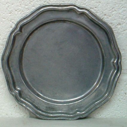 VINTAGE ' CROWN-CASTLE ' PEWTER Plate ( 6 1/4 inch )