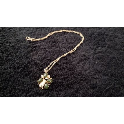 Floral designer green jade flowering Pendant and chain