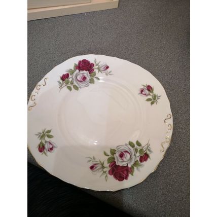 Colclough Cake Plate Roses