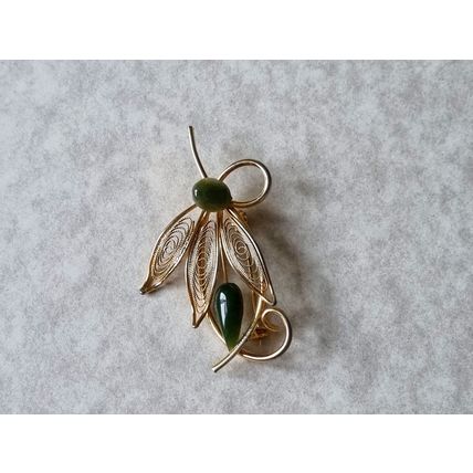 Vintage Jade Brooch, Gold Tone Filigree Leaf, Botanical Jewellery Gift