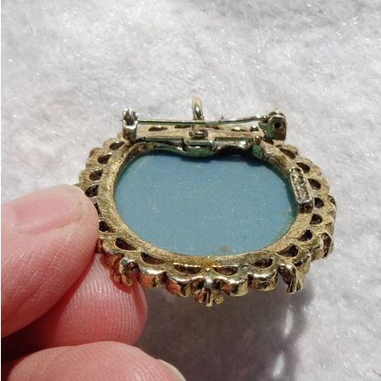 Female Cameo Brooch Pendant Combo Gerrys Pin Blue