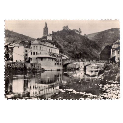 VIANDEN , LUXEMBOURG, ,unused vintage postcard RP dated 1956 /