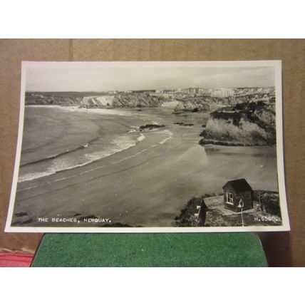 THE BEACHES, NEWQUAY, CORNWALL. unused vintage postcard. RP by Valentine =
