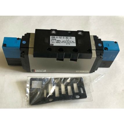 NEW SMC VSS8-8-FG-D-3EZ-V1 PNEUMATIC SOLENOID VALVE DC21-26V, 24 VDC,Sr