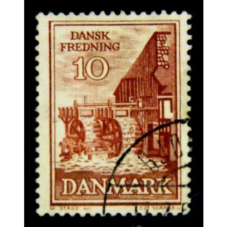 DENMARK 1962 SG 446 10 ORE BROWN BORKOP WATERMILL FINE USED #