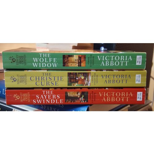 3 PB in A Book Collector Mystery series by Victoria Abbott~The Christie Curse +2