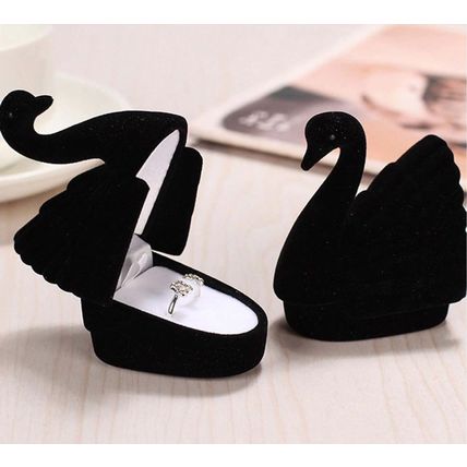 Black Swan Ring Box