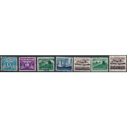 562 Stamp Selection - Netherlands - Used Hinged