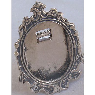 Oval photo frame miniature