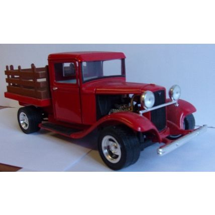 1934 FORD PICK UP / STAKE BED 1:18 RED